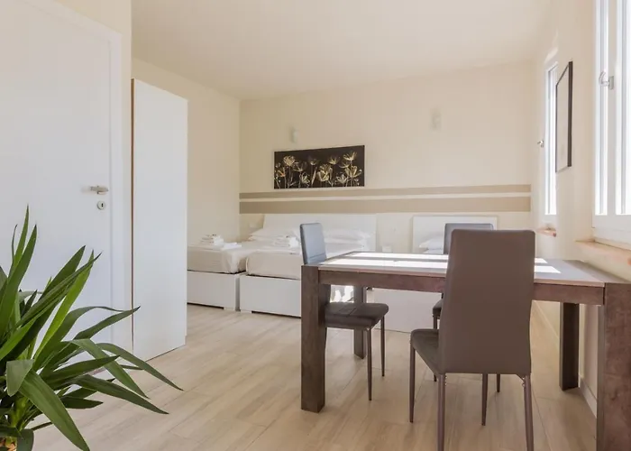 Center Rooms